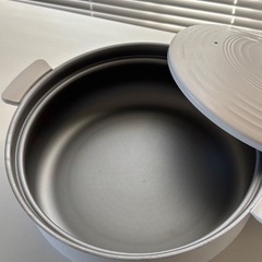 IH・ガス火 軽量土鍋風卓上鍋（ニトリ）の画像