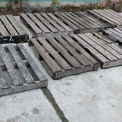 取引中★木製パレット 不揃い 破損 汚れ 薪用 腐食 使用感等 有りの画像