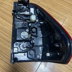 ハイラックス GUN125 後期 純正 テール ランプ
の画像