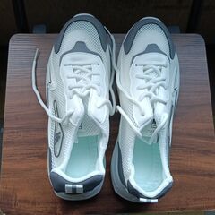 新品 25.5cm メンズ スニーカー ホワイト 厚底 シューズ 普段着 識別番号:【N589-S】の画像