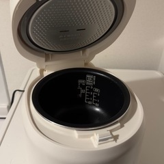 アイリスオーヤマ炊飯器の画像