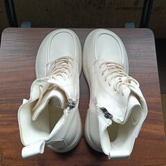 新品 23cm レディース ブーツ ホワイト 厚底 シューズ ショートブーツ 識別番号:【B223-Z】の画像