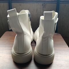 新品 23cm レディース ブーツ ホワイト 厚底 シューズ ショートブーツ 識別番号:【B223-Z】の画像