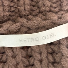 レトロガール　茶色セーターの画像
