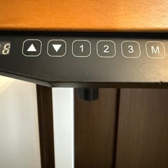 サンワダイレクト 昇降デスク 電動 スタンディングデスク PC x 無印の天板の画像