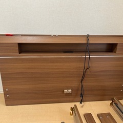 ダブルベッドフレームの画像