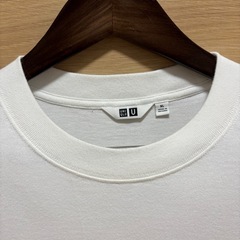 ユニクロ U クルーネックTシャツ 長袖 ホワイト ポケット付きの画像