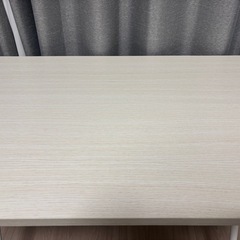 折りたたみテーブルの画像