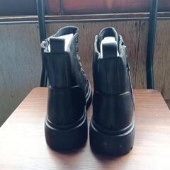 新品 22.5cm レディース ブーツ ブラック 厚底 シューズ 識別番号:【B011-S】の画像