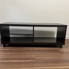 ダークブラウンのテレビボードの画像