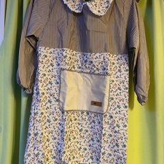 SHEINラペルデザインの花柄割烹着の画像