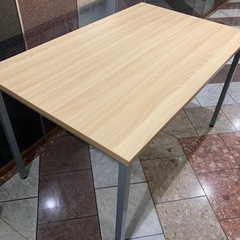 会議用テーブルの画像