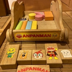 アンパンマンの押しぐるまと積木　あと6日の画像