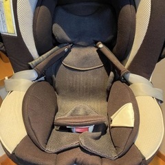 エールべべ　チャイルドシート(新生児から)の画像