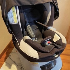 エールべべ　チャイルドシート(新生児から)の画像