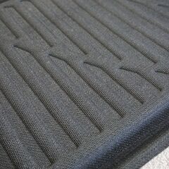 ミニバン　後部座席　汎用立体フロアマット　横125ｃｍ　縦40ｃｍの画像