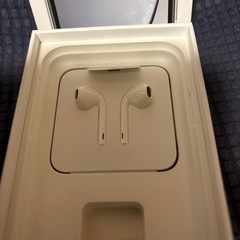 Apple iPhone純正イヤホンの画像