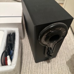 プロジェクター・スクリーン・スピーカーの3点セットの画像