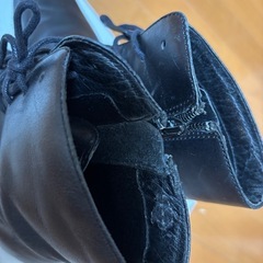 無料！どなたか履ける方に！　黒ブーツ　22.5かSの画像