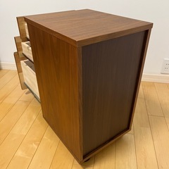 ウォールナットデスクチェストの画像