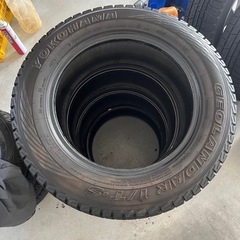 バリ溝　YOKOHAMA GEOLANDAR 225/65R17 スタッドレスタイヤの画像