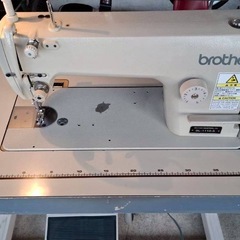 ブラザーBROTHER 工業用ミシン SL-1110-5 職業用直線本縫いミシンの画像