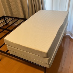 【受け渡し者決定済】三つ折り高反発マットレス 6cmの画像