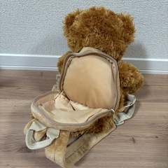 くまのぬいぐるみリュックの画像