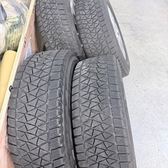 BRIDGESTONEのスタッドレスタイヤとアルミホイールのセットですの画像