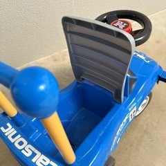 車の乗り物　おもちゃの画像