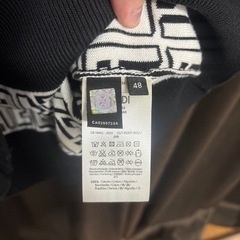 F柄トレーナーの画像