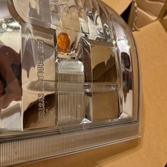 ハイエース 純正LEDヘッドライトの画像