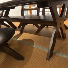 大きなテーブルセットの画像