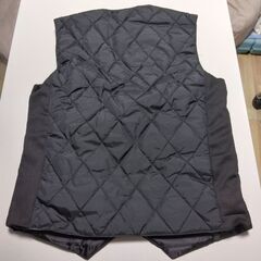 電熱ベスト ヒーターベスト バッテリー付 16枚発熱ヒーター 電熱ジャケット USB給電式 MAX約75℃ 加熱ベスト 日本製繊維ヒーター ベスト 3段温度 電気ベスト usb 丸洗い 防寒ウェア Mサイズの画像
