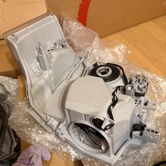 ハイエース 純正LEDヘッドライトインナーブラックの画像