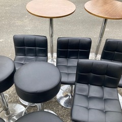 テーブル椅子の画像