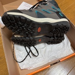 ほぼ未使用　登山靴　27.0 EEの画像
