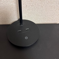 ニトリ　デスクスタンド照明の画像