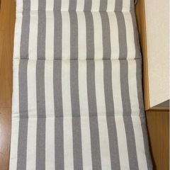 ニトリ 枕付きごろ寝クッションの画像