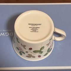【新品未使用】ワイルド ストロベリー ティーカップ&ソーサー ペア (デルフィ) 【WEDGWOOD】の画像