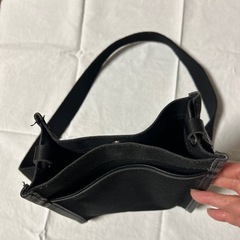 しっかり素材のシンプルバッグの画像