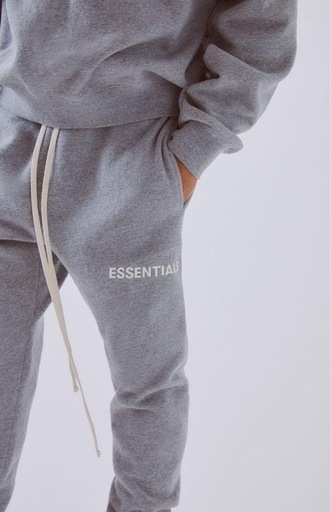 決まりました☆essentials 廃盤モデル 希少 セットアップ 裏起毛で暖かい 上下L 大きめ