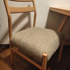 ニトリダイニングセット テーブル＋椅子3脚の画像