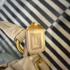 PRADAハンドバッグの画像