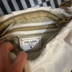PRADAハンドバッグの画像