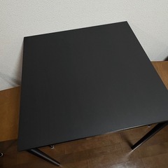 IKEA サンドスベリ テーブル デスク  ダイニングテーブルの画像