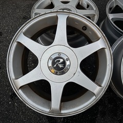 A-6 ホイール タイヤ 4本セット 1つセンターキャップなし 15×61/2J 15×6.5J VIA690KG の画像