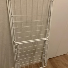 白色物干しラック　ヨーロッパ式　床置き　バタフライ式の画像