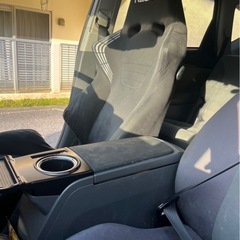 プリウスαの画像