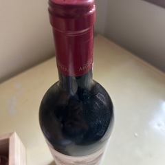 「ヴェンタリオ (Ventaglio) 2016年」と「サッフレディ (Saffredi) 30周年記念ラベル 2017年」のセットです。 赤ワイン 古酒の画像